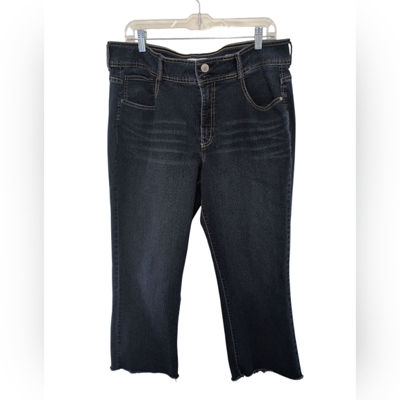 Angels Forever Young Jeans 16 Curvy Bootcut Stretch Embroidered Frayed Hem Crop - Picture 1 of 16
